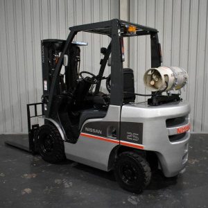 Nissan P1F2A25DU 2.5 Tonne Forklift with Fork Positioner (8058)