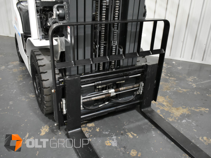 Unicarriers Nissan P1F2A25DU 2.5 Tonne Forklift with Fork Positioner (8131) - Image 6