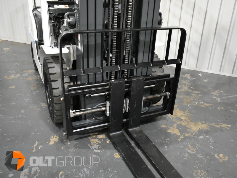 Unicarriers Nissan P1F2A25DU 2.5 Tonne Forklift with Fork Positioner (8131) - Image 7