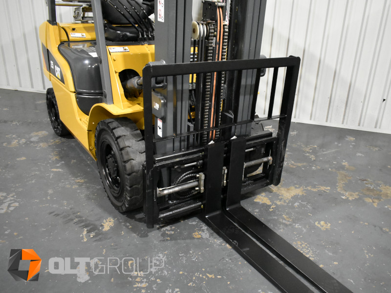 CAT GP25NT 2.5 Tonne Forklift with Fork Positioner - SOLD (7589) - Image 6
