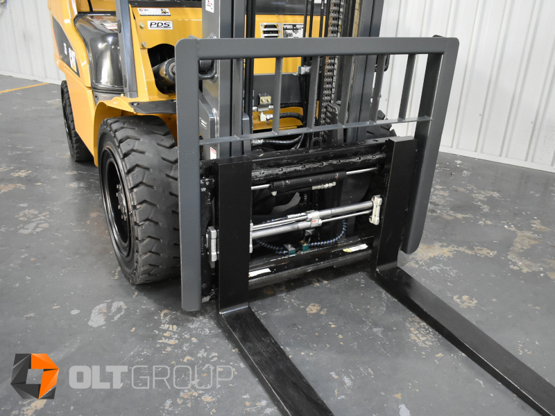 CAT GP35NT 3.5 Tonne Forklift with Fork Positioner (8157) - Image 6