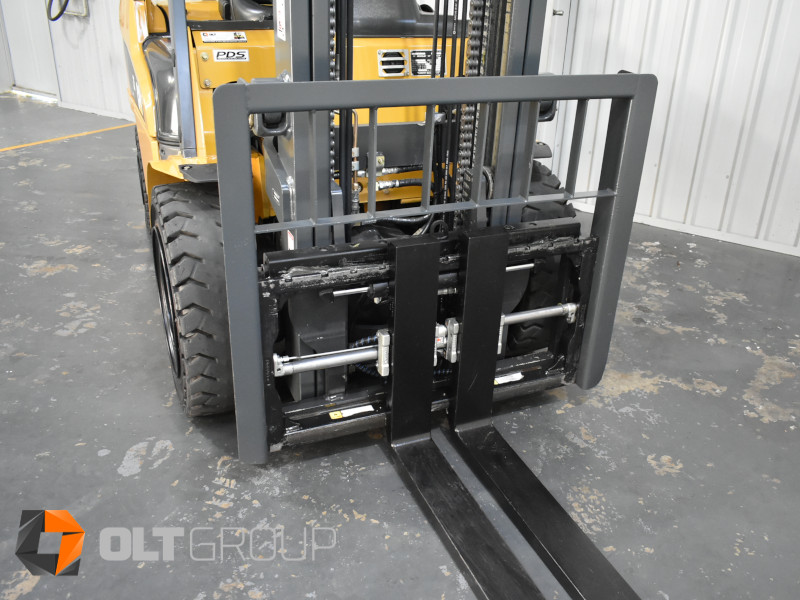 CAT GP35NT 3.5 Tonne Forklift with Fork Positioner (8157) - Image 7
