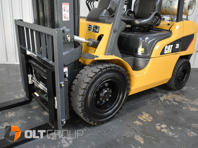 CAT GP35NT 3.5 Tonne Forklift with Fork Positioner (8157) - Image 15