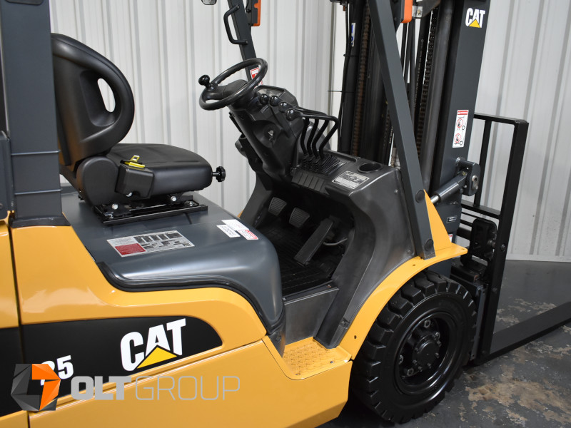 CAT DP25NT 2.5 Tonne Diesel Forklift with Fork Positioner - SOLD (8174) - Image 10