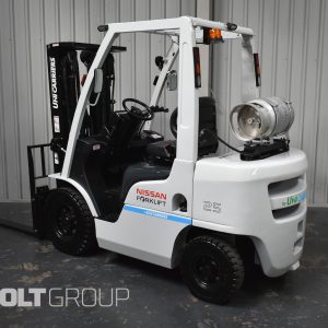 Used Nissan 2.5 Tonne Forklift with Fork Positioner